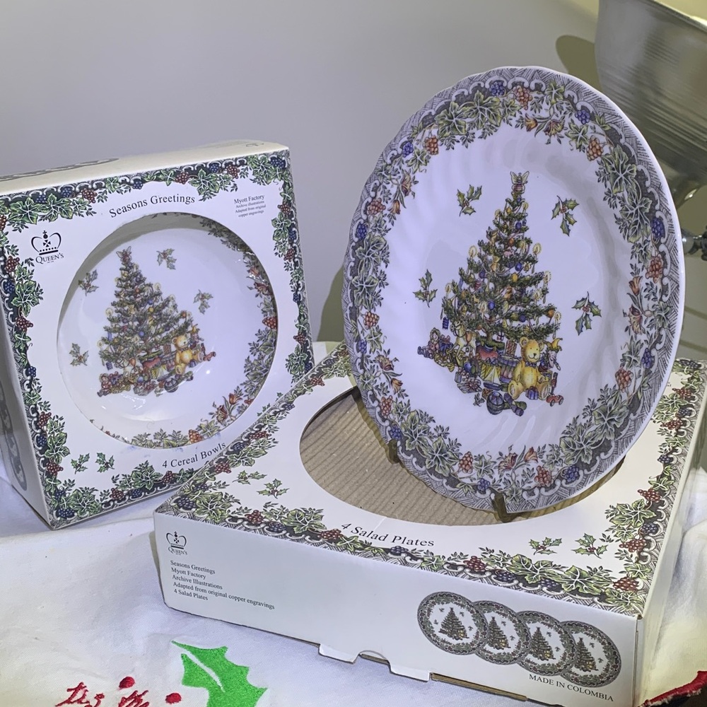 Queen's Myott Season's Greetings S/4 Salad Plates NEW